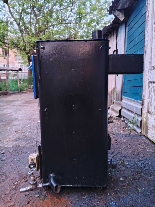 Продам котел Газовий, з можливістю опалення дровами