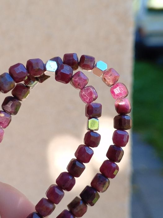 Чокер з рубіном, сапфіром, смарагдом.  Намисто з натурального каміння