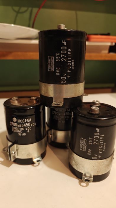 Kondensatory elektr. 4 sztuki