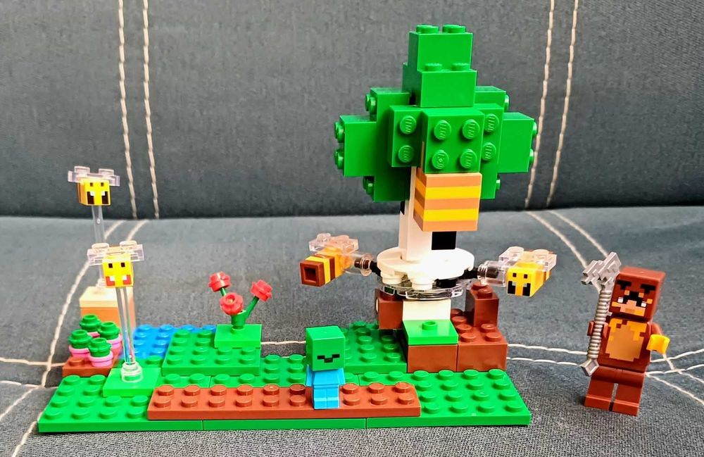 LEGO 21241 Minecraft – Pszczeli Ul 8+ - jak nowe