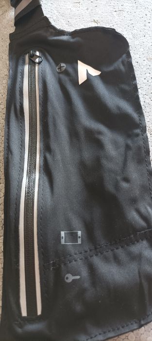 Sportowa Nerka saszetka