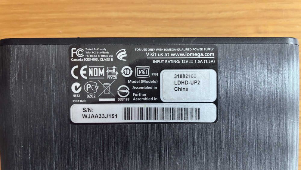 Caixa Externa Iomega LDHD-UP2USB para Disco Rígido (sem disco)