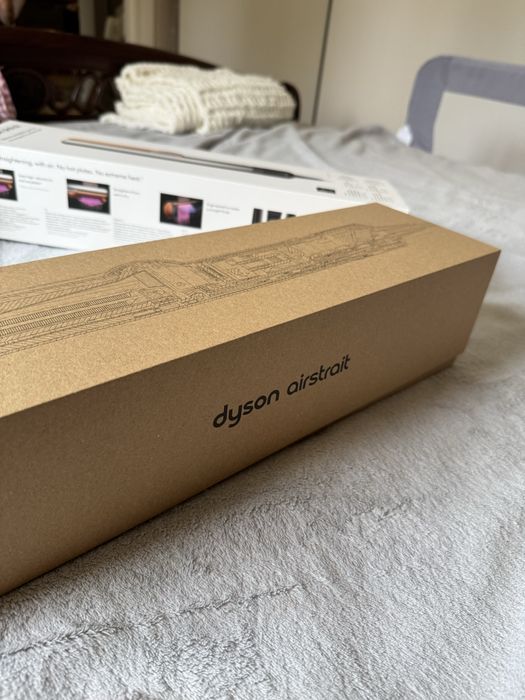 Dyson Airstrait дайсон