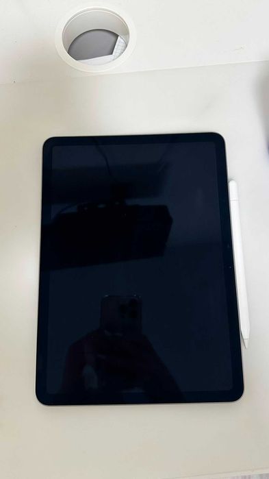 iPaid Air 11-inch M3 128GB Wi-Fi Cinzento Sideral + Apple Pencil - Como Novo