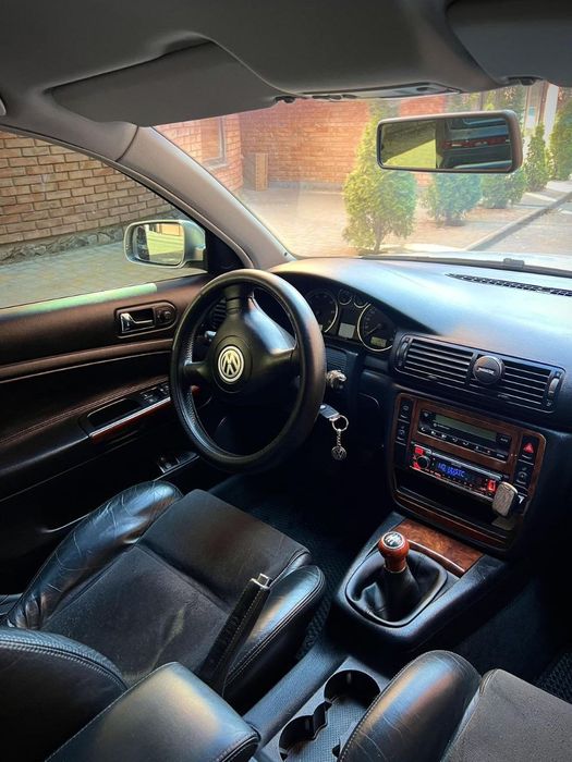 VOLKSWAGEN Passat 2003