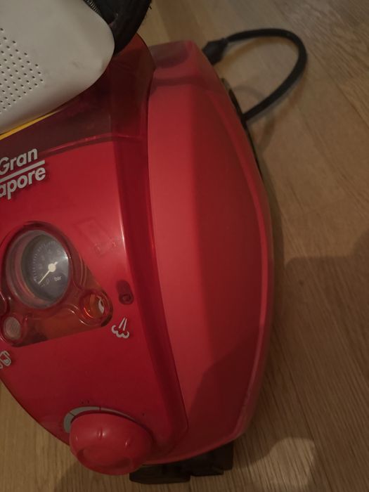 Mesa de centro e caldeira a vapor