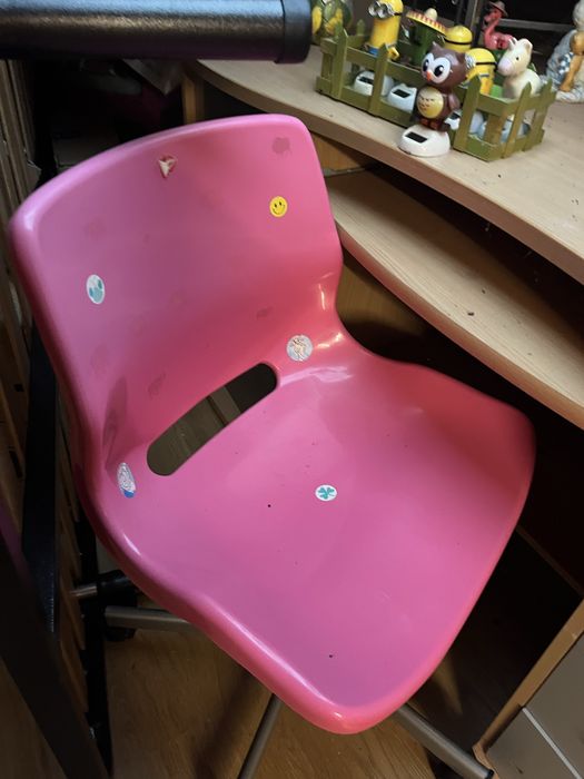 Mesa e cadeira de escritorio