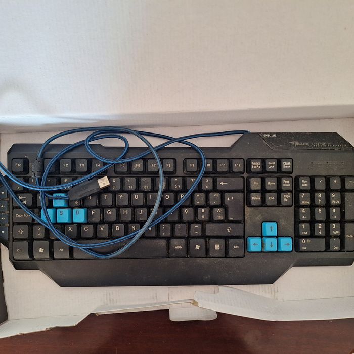 Teclado gaming e-blue em otimo estado.