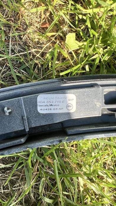 Listwa nakladka na blodnik prawa. Audi Q5 2019 r. LY9C