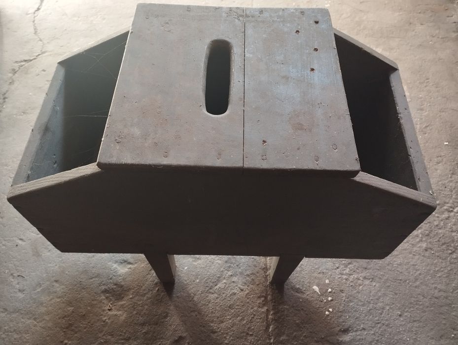 Стул-коробка для инструмента