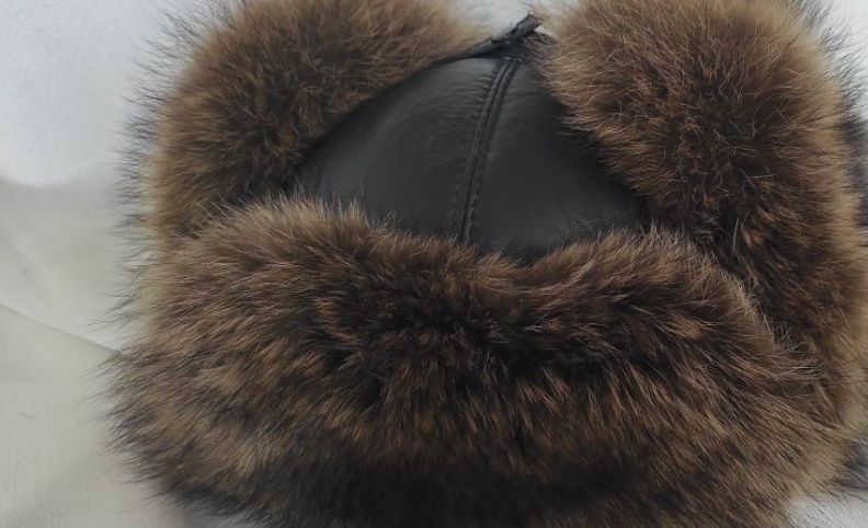 Czapka uszatka / pilotka z naturalnym futrem z jenota