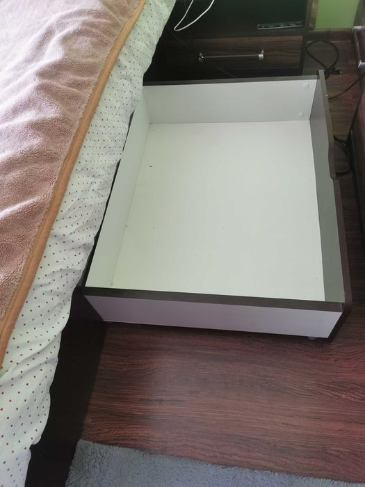 Łóżko, szafa, komoda i 2 szafki nocne