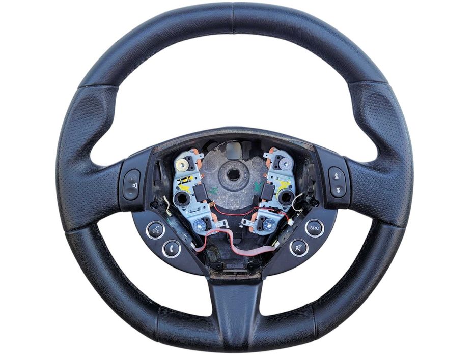 Maserati Granturismo - kierownica przyciski skóra czarna LIFT