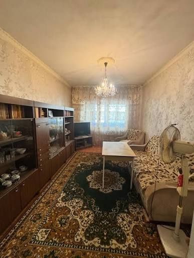 Здається кімната для дівчини/ жінки по вул Потушняка( Шахта)