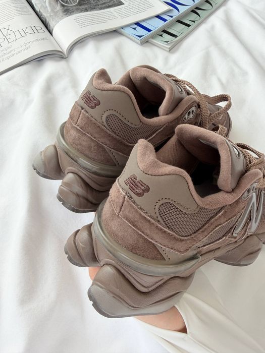 New Balance 9060 Chocolate жіночі кросівки ню беланс 9060