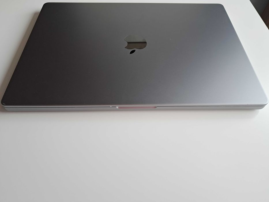 Laptop Apple Macbook Pro M1 Max 2021 16,2" 64 GB / 1 TB 32 rdzenie GPU