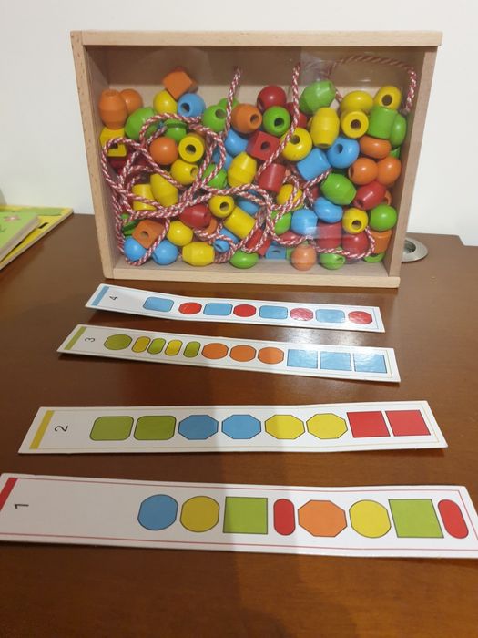 Jogo montesorri, estimula motrocidade fina