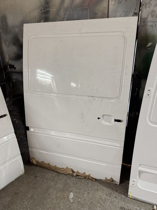 Двери задние Мерседес Спринтер (стеклопластик)