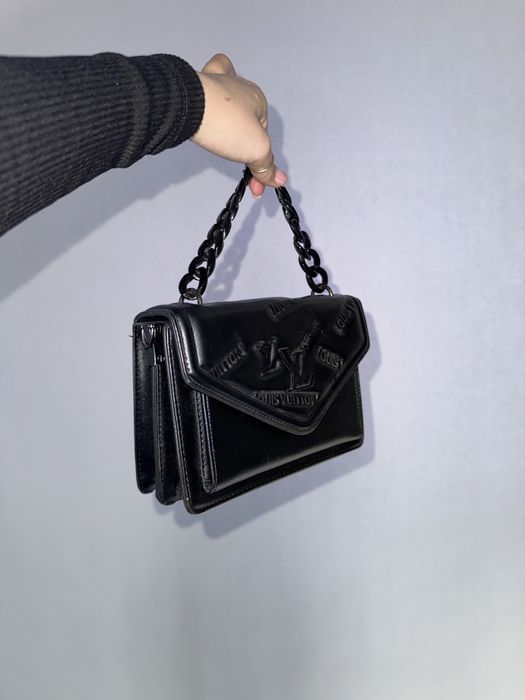 Стильна чорна сумка, без дефектів! Єдине, що треба повитирати від пилу