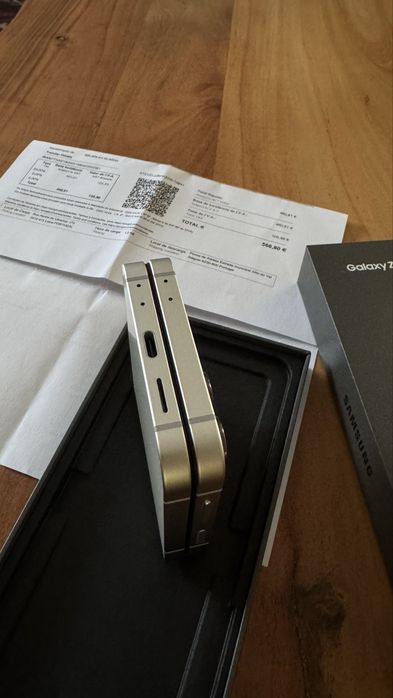 Samsung Galaxy Z Flip 7 FE