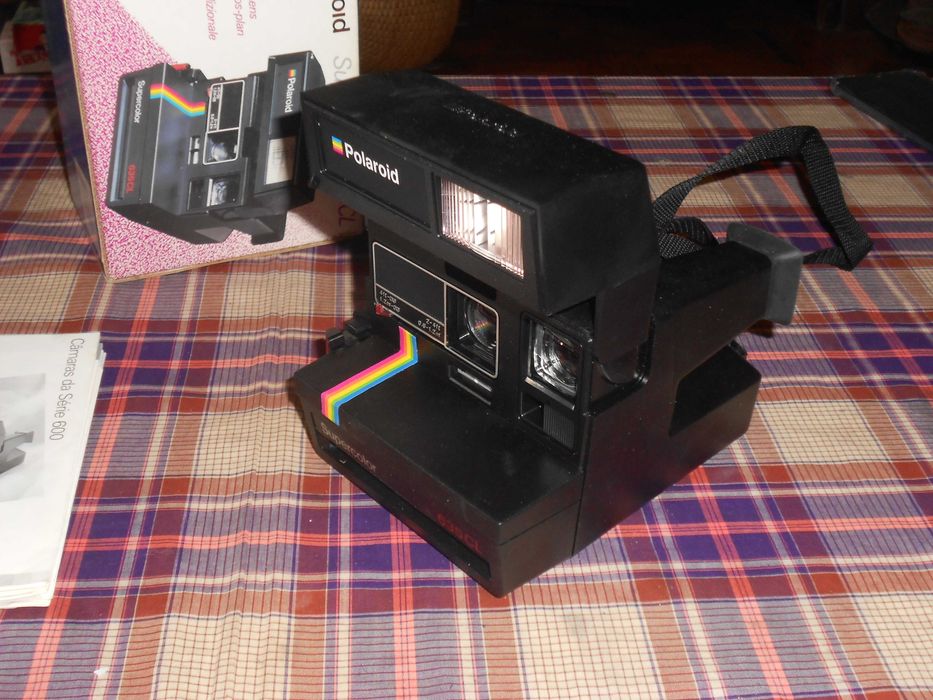 Maquina Polaroid Supercolor 635CL como nova com caixa e manuais