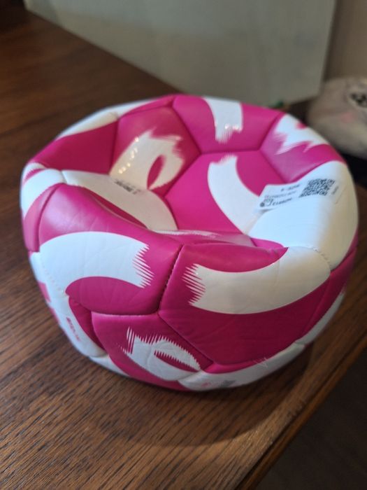 Piłka nożna Adidas rozm.4
