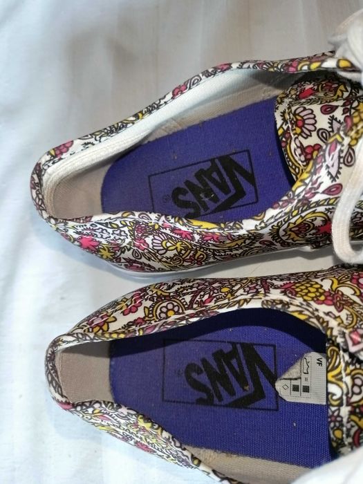 Vans roz. 36,5 -dł. wkł. 23 cm- super stan