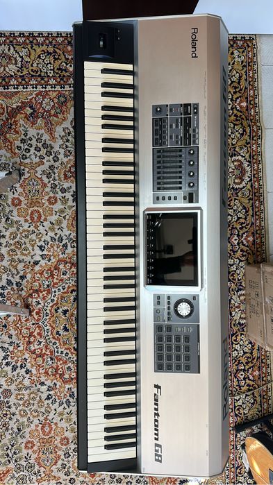 Roland Fantom - G8 semi novo, com placa exp. Roland - ARX-03 incluída