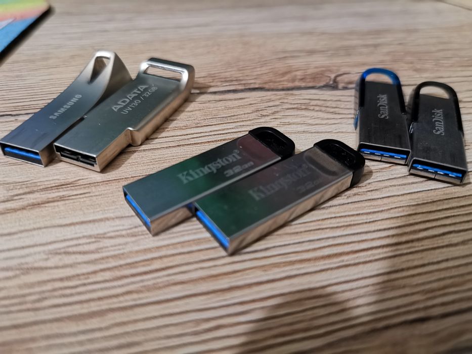 Metalowe pendrive 32GB