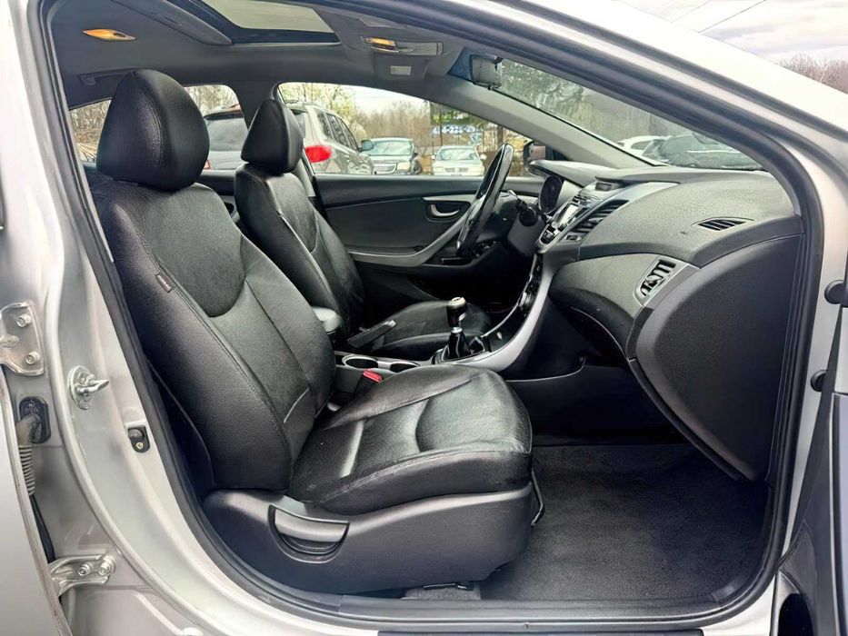 Hyundai Elantra Sport      2015