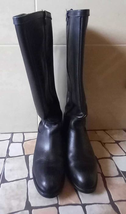 Botas rasas cano alto azul marinho em pele - Tamanho 36