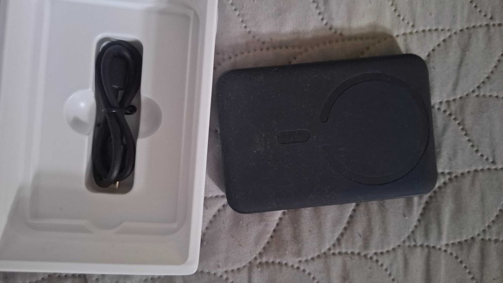 Power bank  nowy