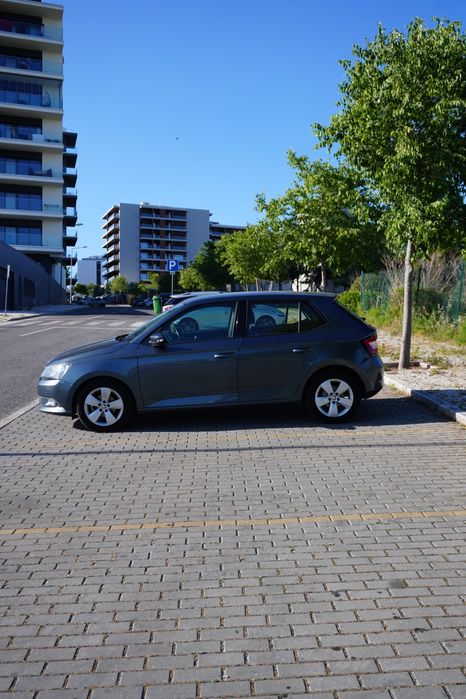 Skoda Fabia Ambition - GPL e gasolina com poucos quilometros