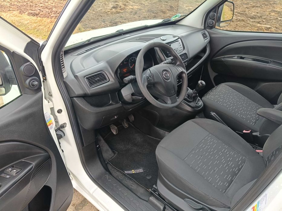 Opel combo blaszak furgon 2012 rok 1.3 CDTI klimatyzacja zdrowy