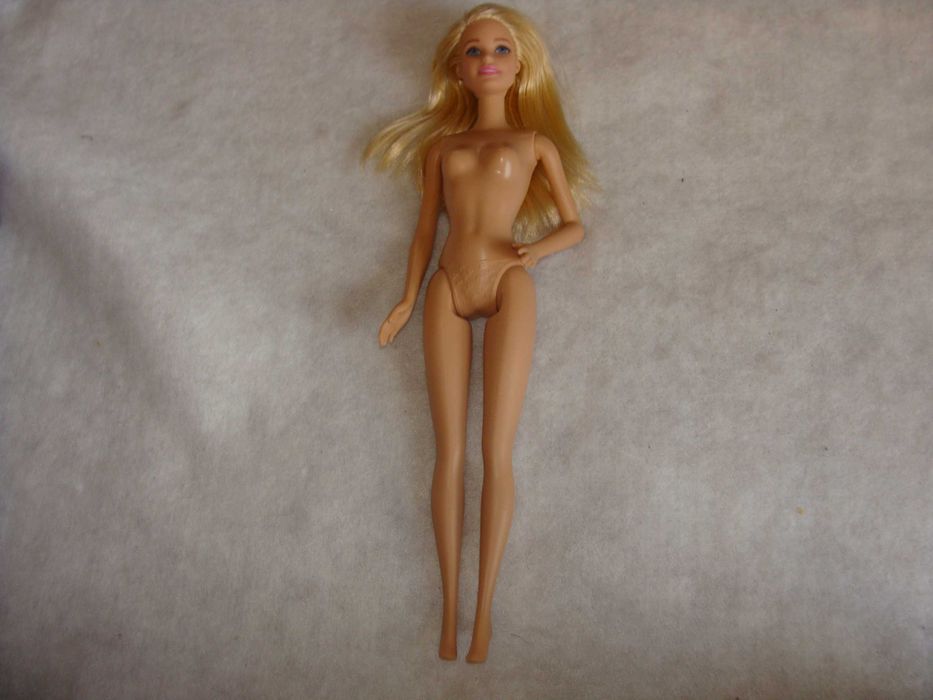 Boneca Barbie Não Identificada