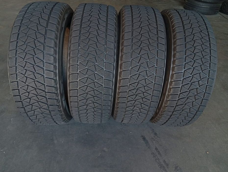 Bridgestone Blizzak DM-V2 R18 225/60 100S зимові шини 24рік комплект Японія виробник 8мм