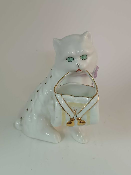 Antigo paliteiro em porcelana da Vista Alegre Gato com laço lilás