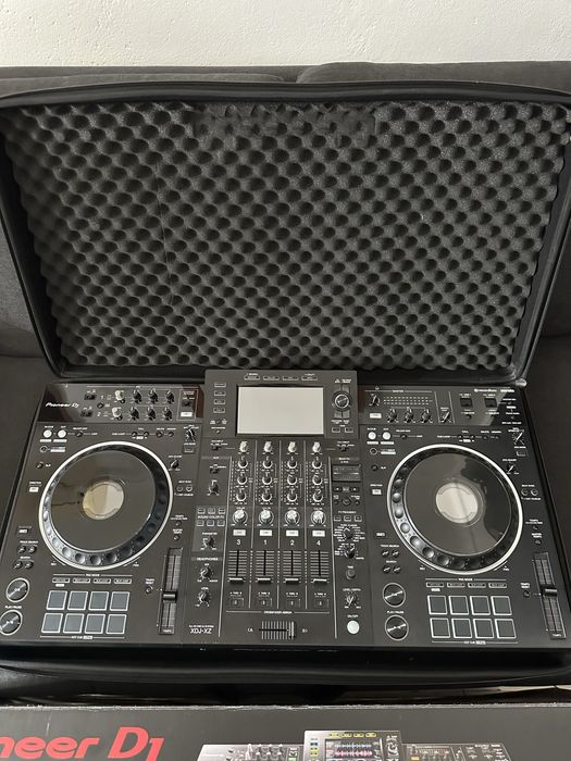 Pioneer  XDJ-XZ + CASE MAGMA (Incluida)