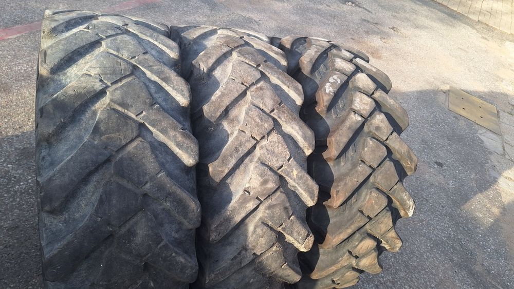 Opony 12.5/18 Bkt 12.5R18 ładowarka koparka