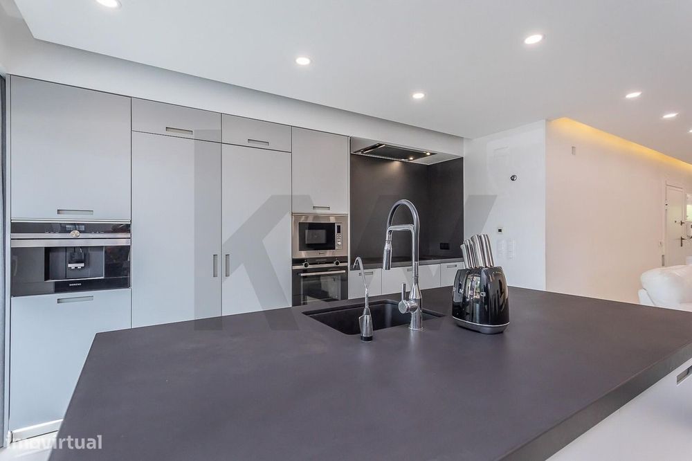Apartamento T4 |  Parque dos Poetas l Terraço  com 50m2 e Box com  2 l