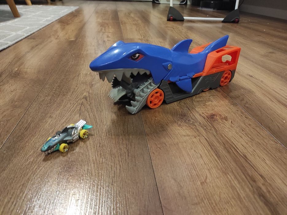 Hot Wheels Rekin Zjadający