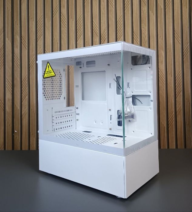 Комп'ютерний корпус MSI