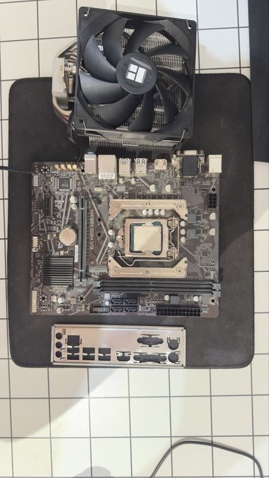 Bundle Intel i5 10400F + Gigabyte H410M S2H V3 + Thermalright Peerless Assassin — Aceito Troca RAM ddr4