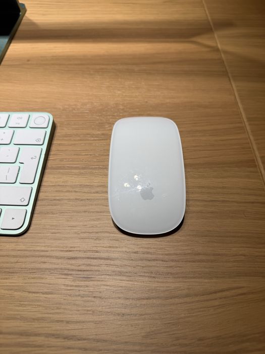 IMAC 16Gb / 256 GB  (rato, teclado e carregador incluidos)
