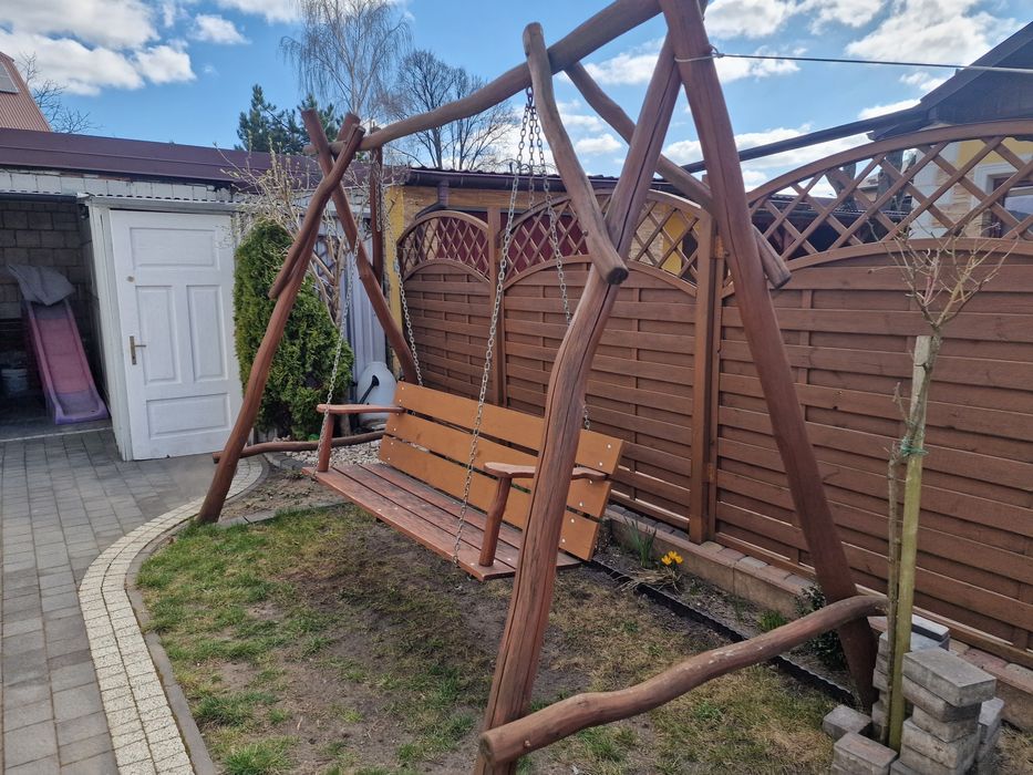 Sprzedam drewniana huśtawkę