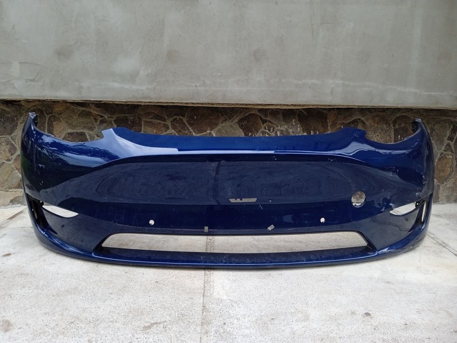 Передній бампер Tesla Y
