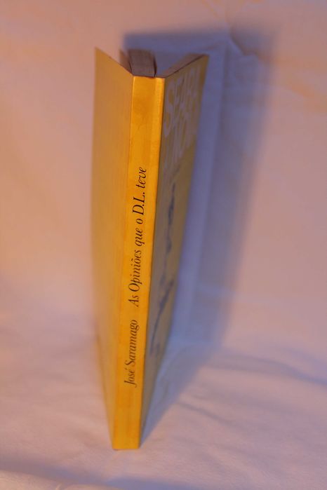 1ª edição de "As opiniões que o DL teve" (1974), de José Saramago