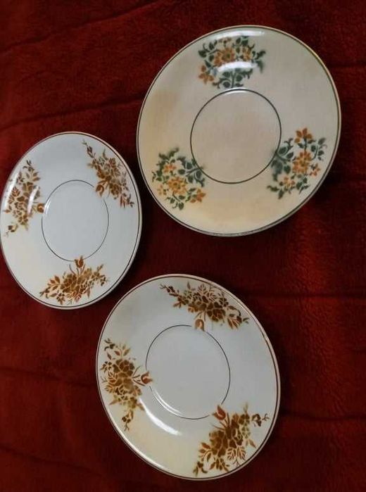 Serviço de Café de 27 peças, Serviço de Chá de Sacavém e outros pratos