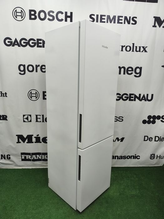 Двокамерний холодильник Miele KFN 29132 D ws