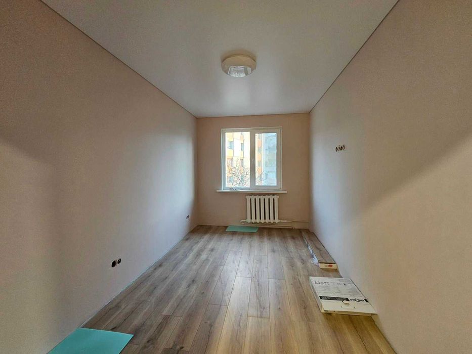 Продається чотирикімнатна квартира в районі Польової